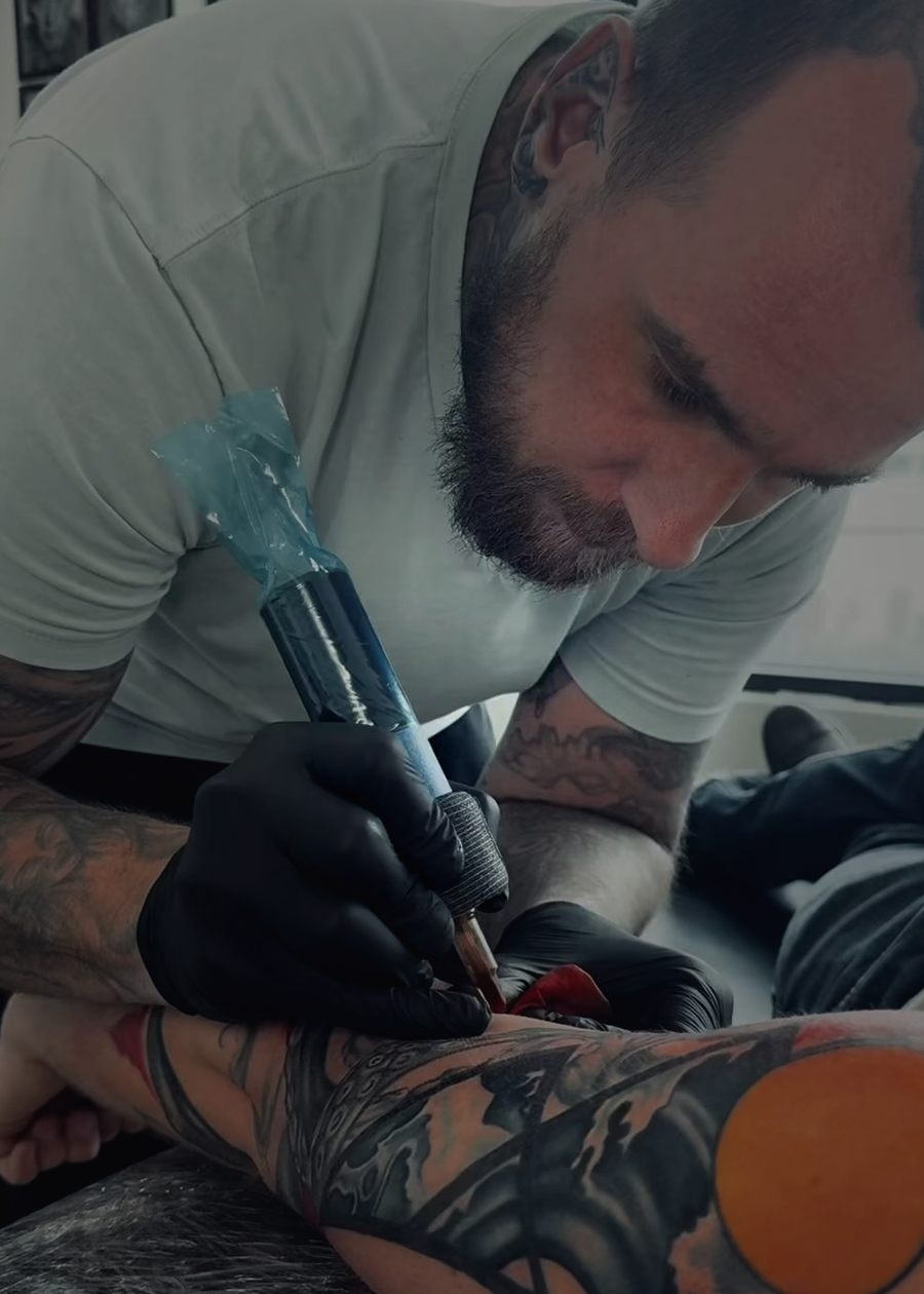 Ryan mid session, working on a large piece.